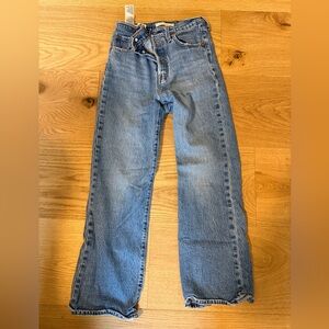 Levi’s Ribcage Crop Classic Blue Denim Jeans sz. 25